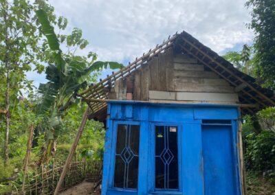 Kabar Desa Panimbang: Warga Gotong Royong Perbaiki Rumah Korban Bencana Angin Kencang