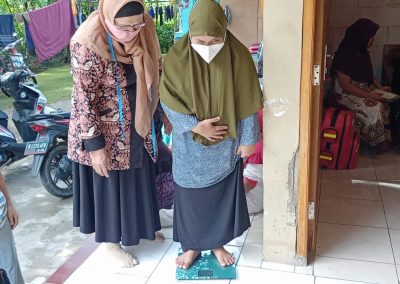 Kegiatan Posbindu di Dusun Cikadu