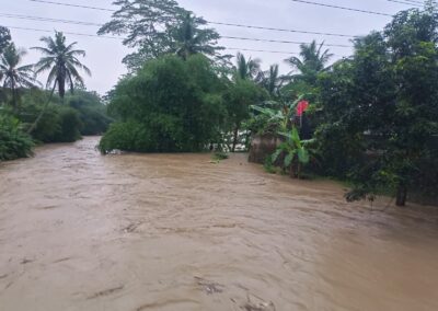 Panimbang Dilanda Bencana: Sungai Meluap dan Longsor Setelah Hujan Lebat (9-10 November 2025)